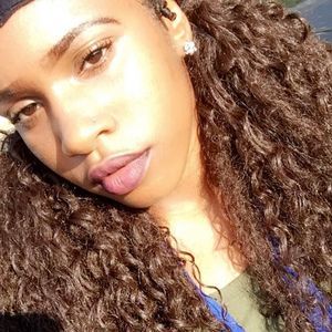 Meet your Posher, Azurea